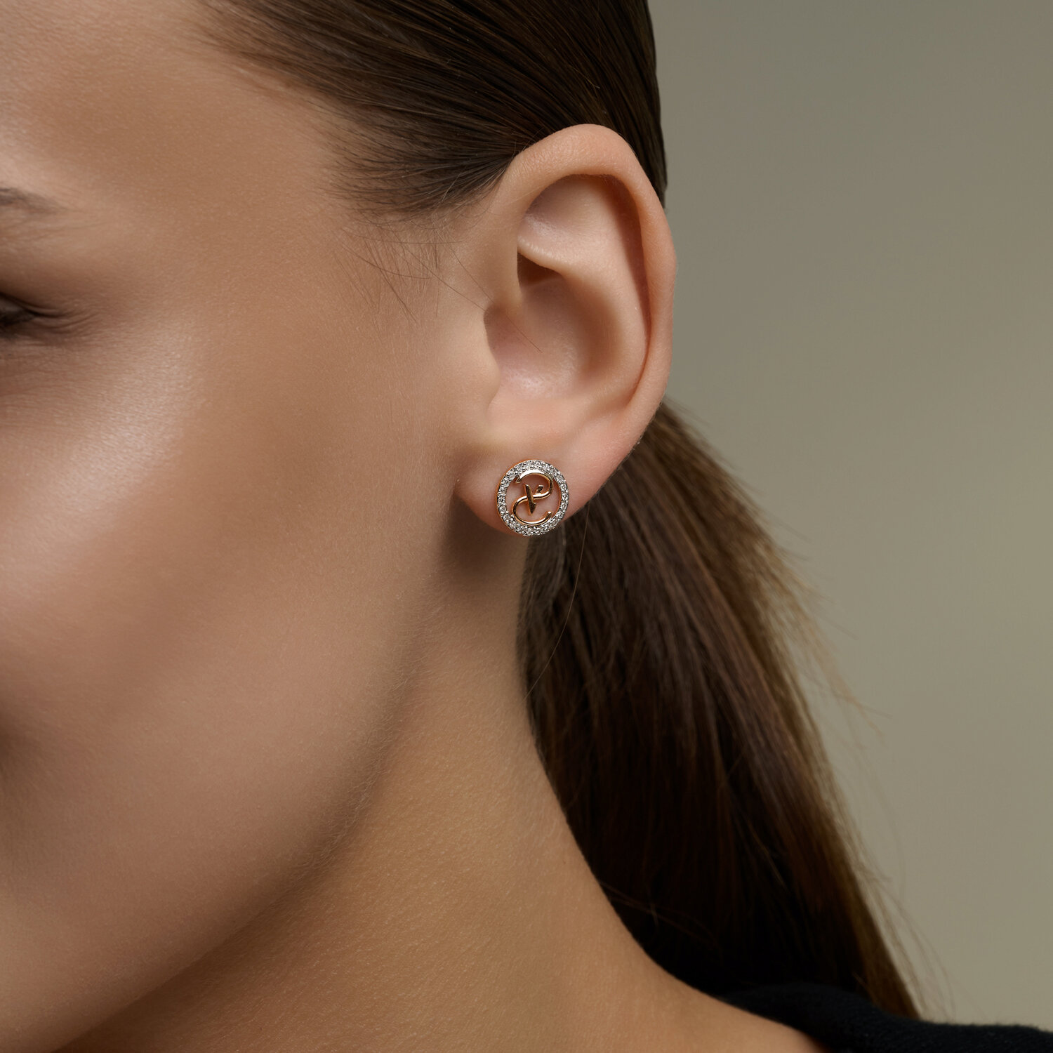 Gold Sokolov earrings with diamonds - image 3