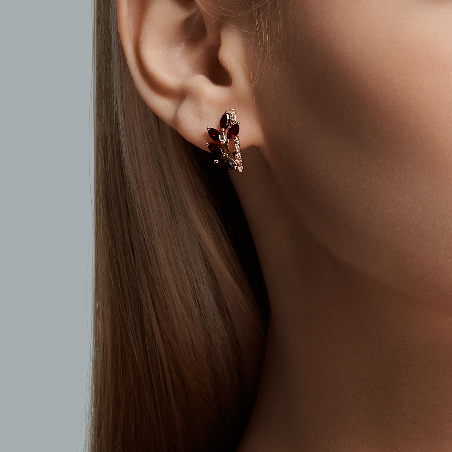 Sokolov gold earrings with diamonds and garnets - image 3